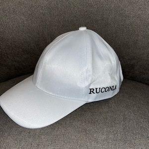 Multicolor changing hat